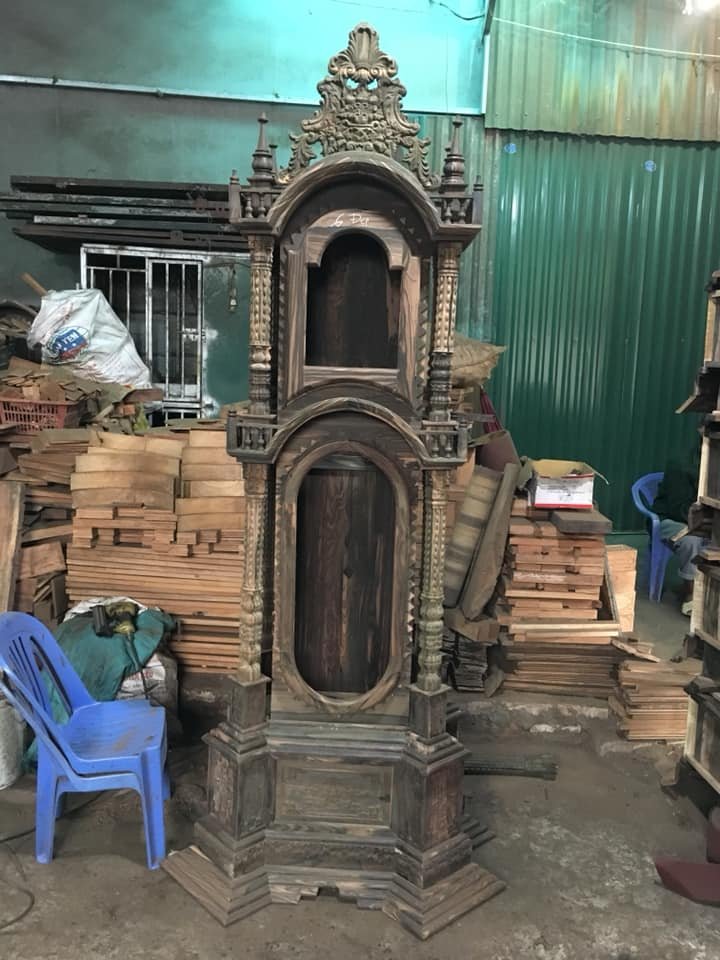 Đồng hồ cây gỗ mun tại xưởng đồ gỗ Đồng Phố